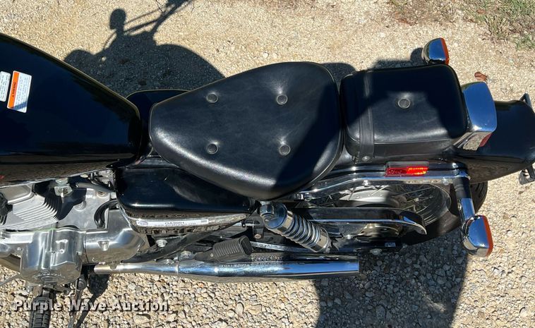 image for item OA9001 2002 Honda Rebel  motorcycle