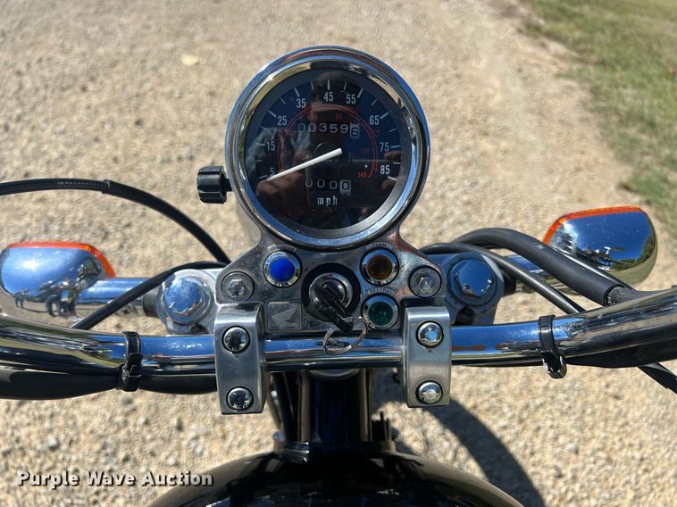 image for item OA9001 2002 Honda Rebel  motorcycle