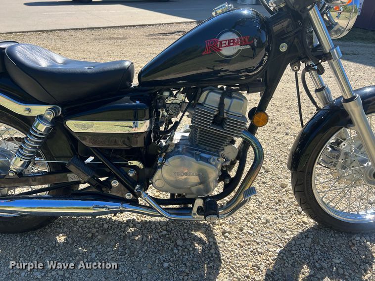 image for item OA9001 2002 Honda Rebel  motorcycle