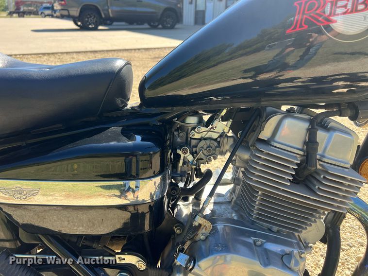 image for item OA9001 2002 Honda Rebel  motorcycle