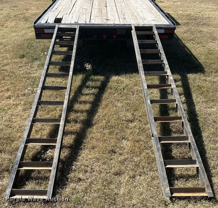 image for item OC9534 2009 Heft  equipment trailer