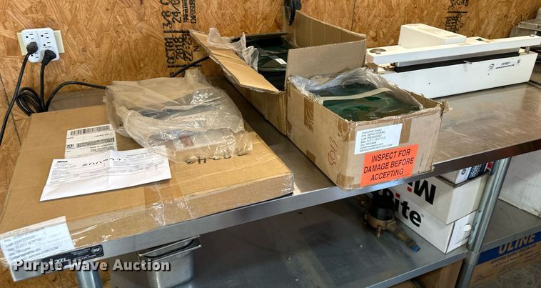 image for item OF9051 AmeriVacs AVN-20  vacuum sealer