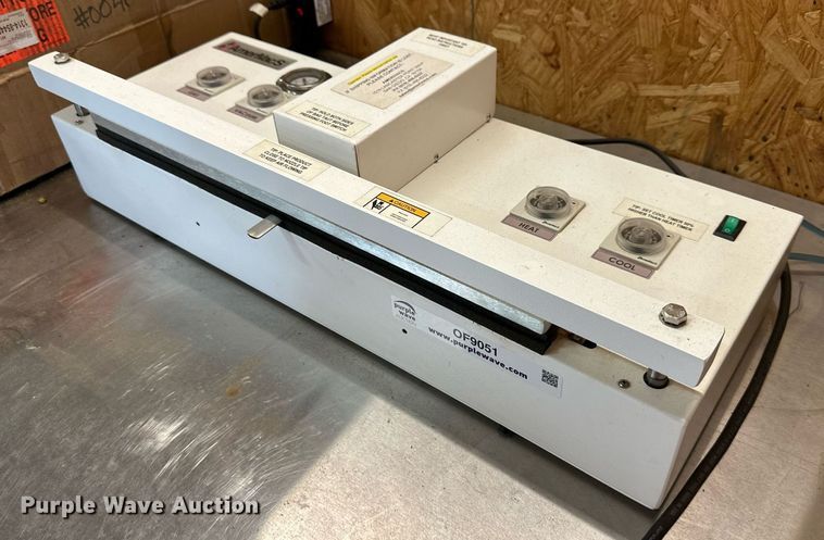 image for item OF9051 AmeriVacs AVN-20  vacuum sealer