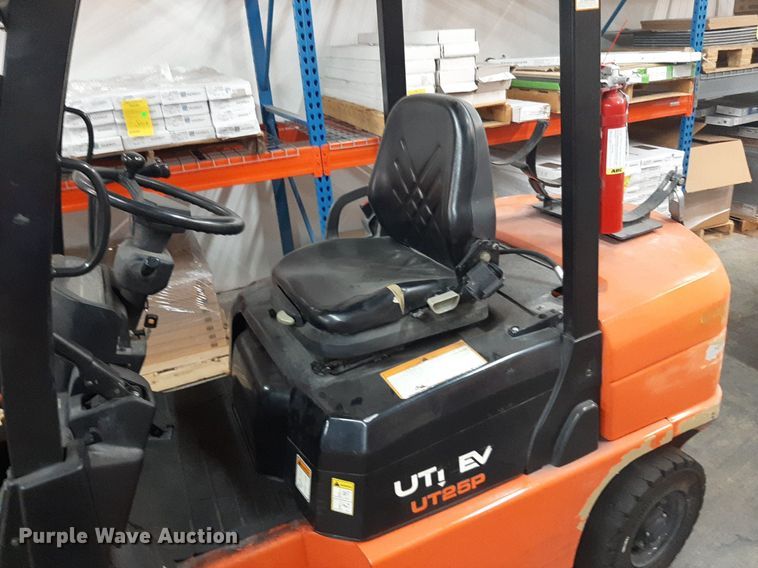 image for item OF9510 2017 Utilev UT25P  forklift