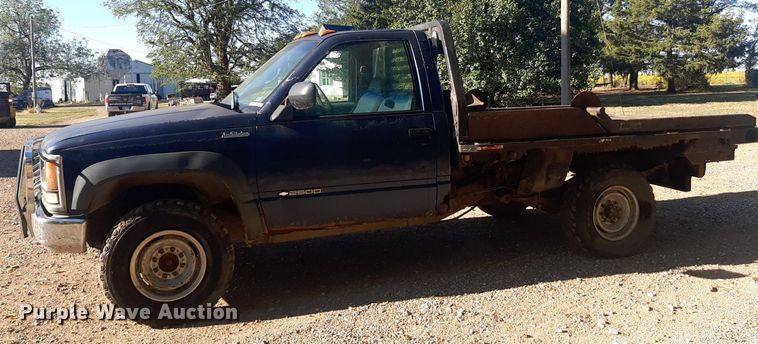 image for item OF9511 1999 Chevrolet K2500  bale bed pickup truck