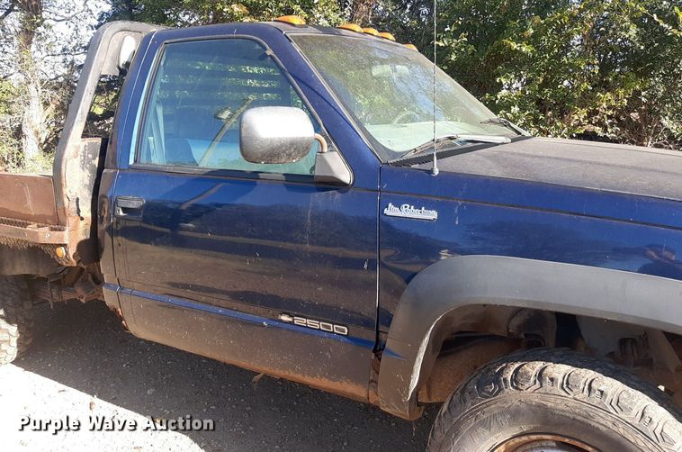 image for item OF9511 1999 Chevrolet K2500  bale bed pickup truck