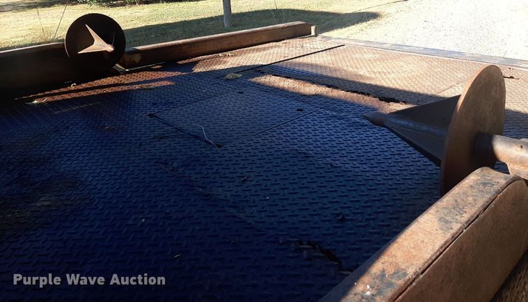 image for item OF9511 1999 Chevrolet K2500  bale bed pickup truck