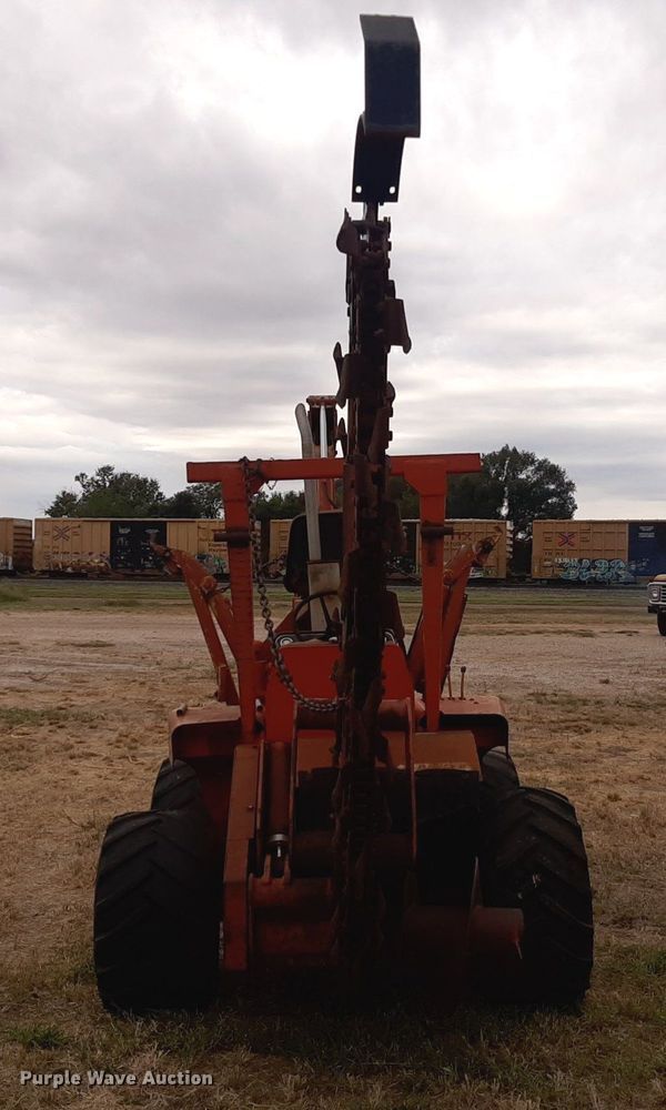 image for item OF9516 1978 Ditch Witch R40  trencher