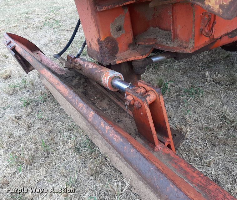 image for item OF9516 1978 Ditch Witch R40  trencher