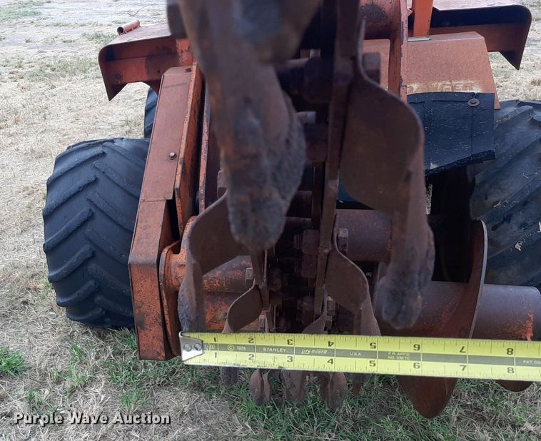 image for item OF9516 1978 Ditch Witch R40  trencher