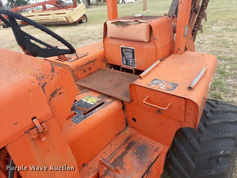 image for item OF9516 1978 Ditch Witch R40  trencher
