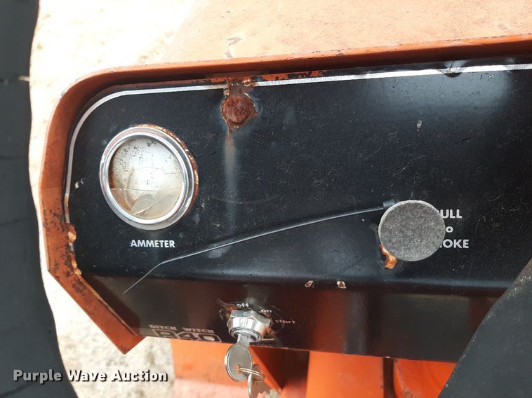 image for item OF9516 1978 Ditch Witch R40  trencher