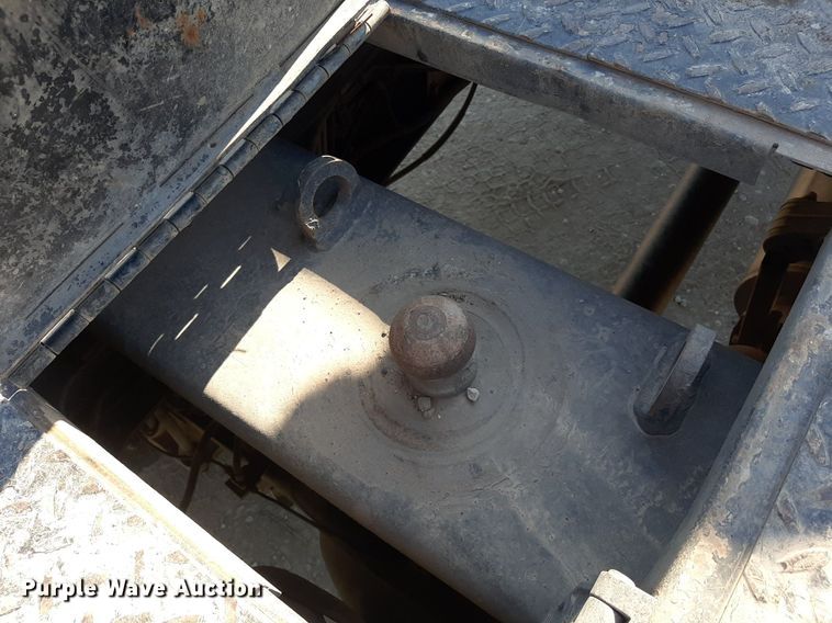 image for item OF9526 2014 Ford F550 Super Duty  Crew Cab flatbed truck