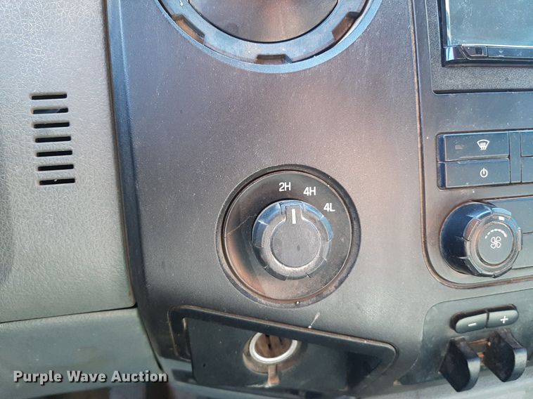 image for item OF9526 2014 Ford F550 Super Duty  Crew Cab flatbed truck