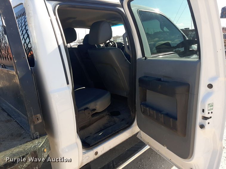 image for item OF9526 2014 Ford F550 Super Duty  Crew Cab flatbed truck