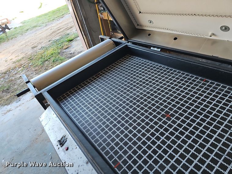 image for item OG9503 Vacuum forming machine