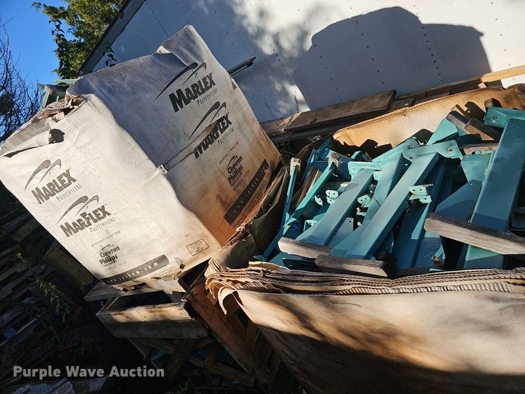 image for item OG9504 Approximately 600 auditorium seats