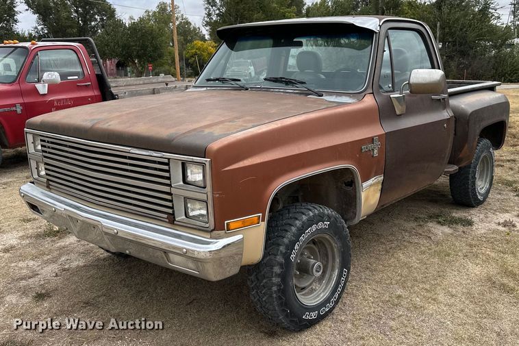 image for item OK9004 1982 Chevrolet Silverado K10  pickup truck