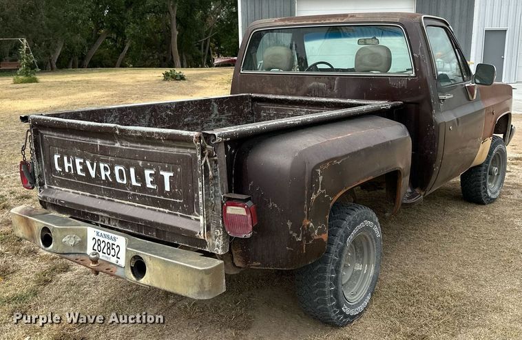 image for item OK9004 1982 Chevrolet Silverado K10  pickup truck