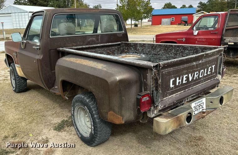 image for item OK9004 1982 Chevrolet Silverado K10  pickup truck