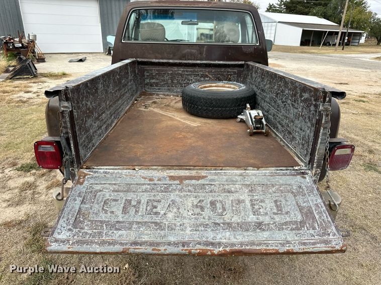 image for item OK9004 1982 Chevrolet Silverado K10  pickup truck