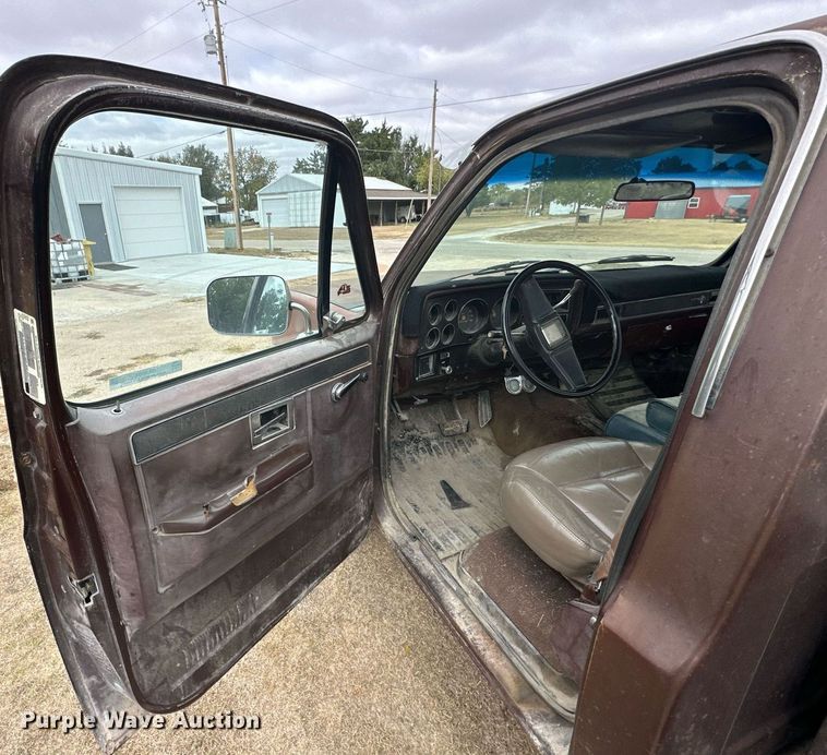 image for item OK9004 1982 Chevrolet Silverado K10  pickup truck