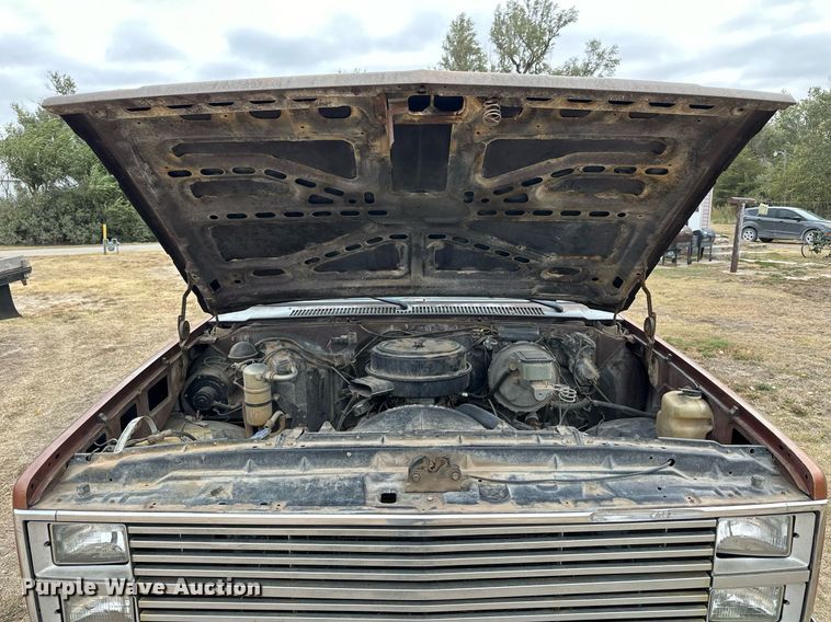 image for item OK9004 1982 Chevrolet Silverado K10  pickup truck