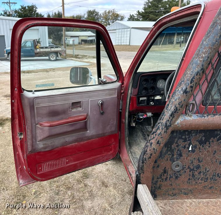 image for item OK9005 1982 Chevrolet C30 Custom Deluxe  flatbed pickup truck