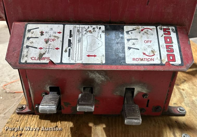 image for item OK9006 Coats 5050AX  rim clamp tire machine