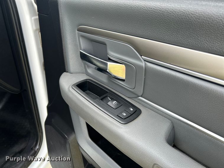 image for item OK9660 2016 Dodge Ram 2500HD  pickup truck