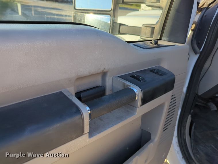 image for item OL9035 2008 Ford F450 Super Duty  utility / service truck