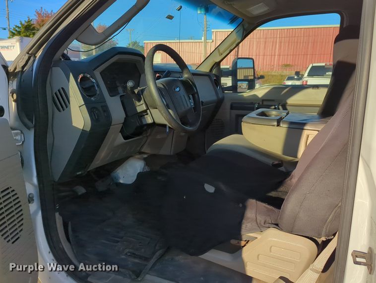 image for item OL9035 2008 Ford F450 Super Duty  utility / service truck