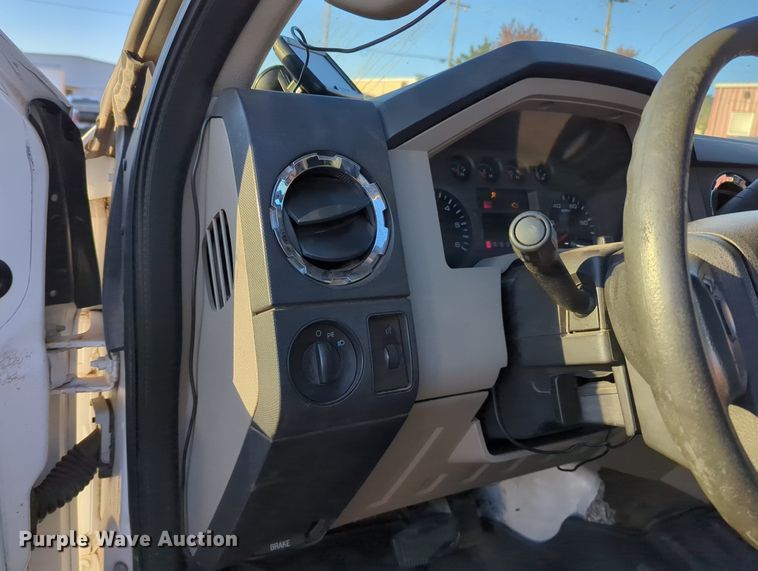 image for item OL9035 2008 Ford F450 Super Duty  utility / service truck