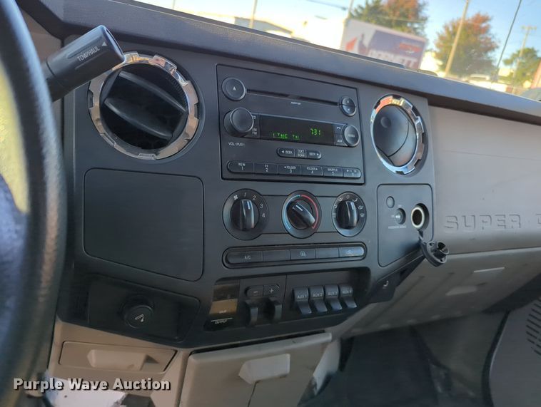 image for item OL9035 2008 Ford F450 Super Duty  utility / service truck