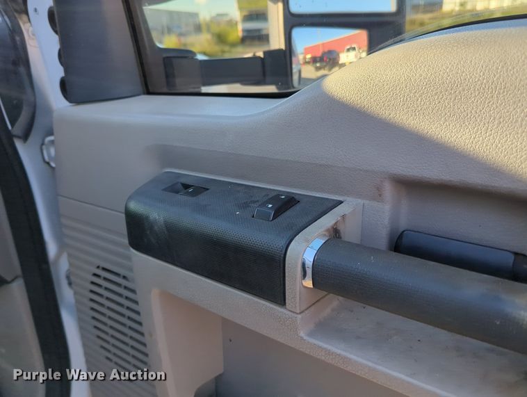 image for item OL9035 2008 Ford F450 Super Duty  utility / service truck