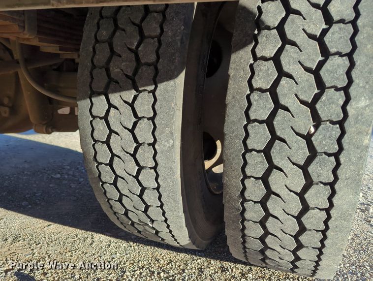 image for item OL9035 2008 Ford F450 Super Duty  utility / service truck