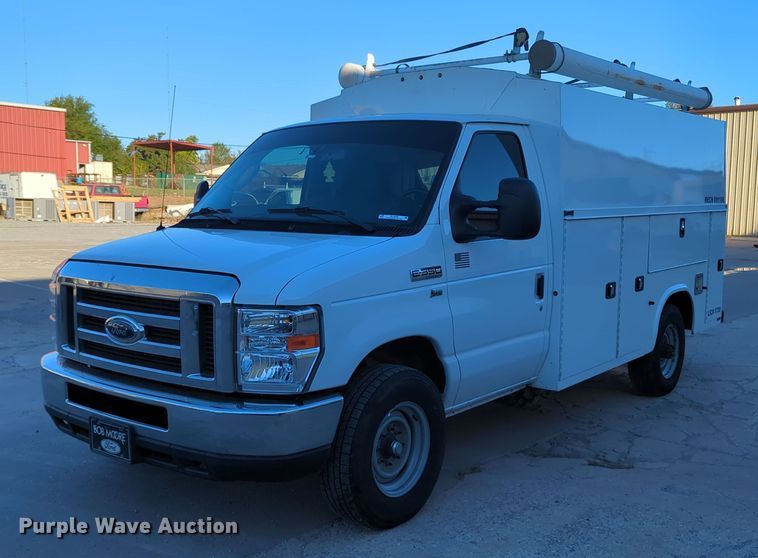 image for item OL9036 2019 Ford E350 Super Duty  utility van