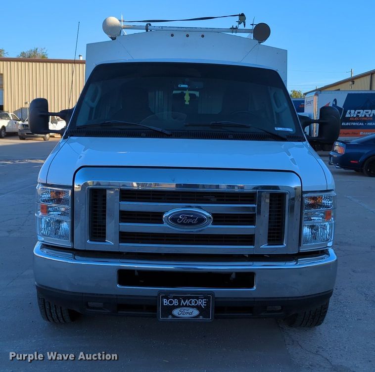 image for item OL9036 2019 Ford E350 Super Duty  utility van