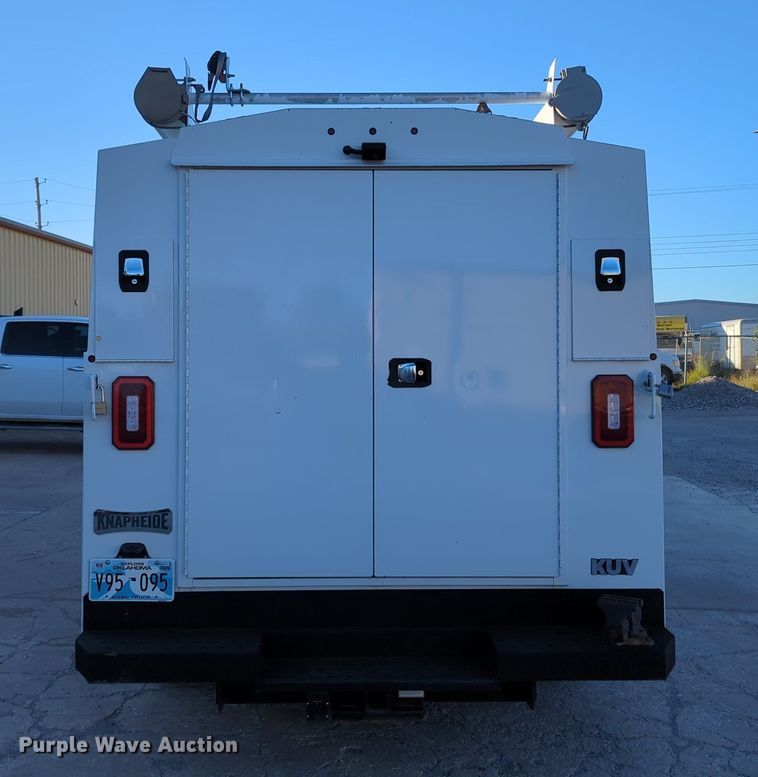 image for item OL9036 2019 Ford E350 Super Duty  utility van