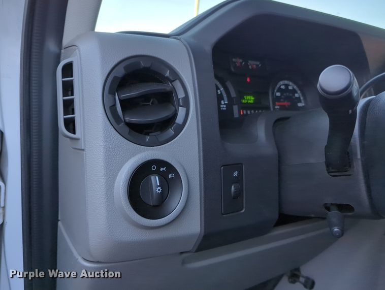 image for item OL9036 2019 Ford E350 Super Duty  utility van