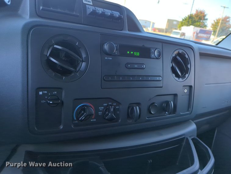 image for item OL9036 2019 Ford E350 Super Duty  utility van