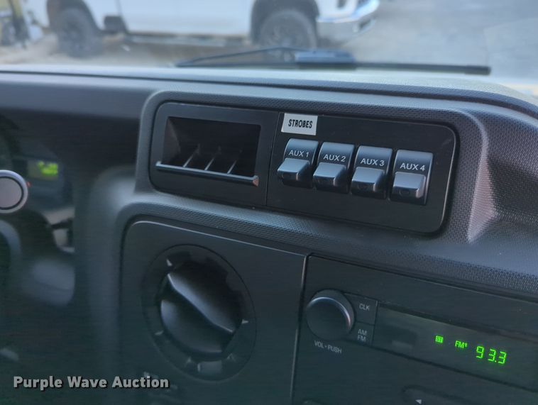 image for item OL9036 2019 Ford E350 Super Duty  utility van