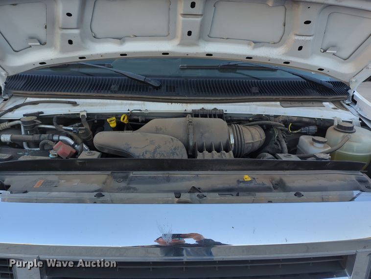 image for item OL9036 2019 Ford E350 Super Duty  utility van