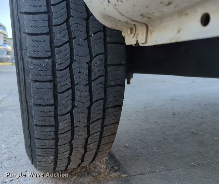 image for item OL9036 2019 Ford E350 Super Duty  utility van