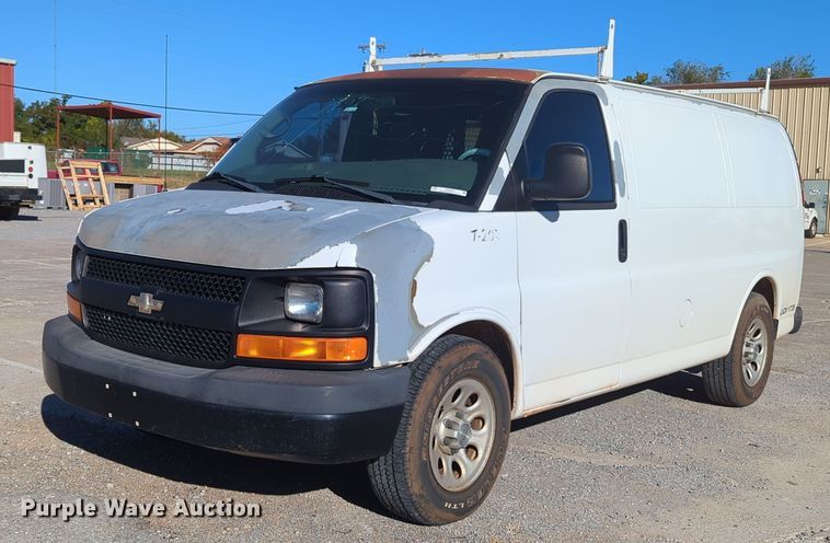image for item OL9037 2009 Chevrolet Express 1500  van