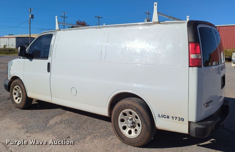 image for item OL9037 2009 Chevrolet Express 1500  van