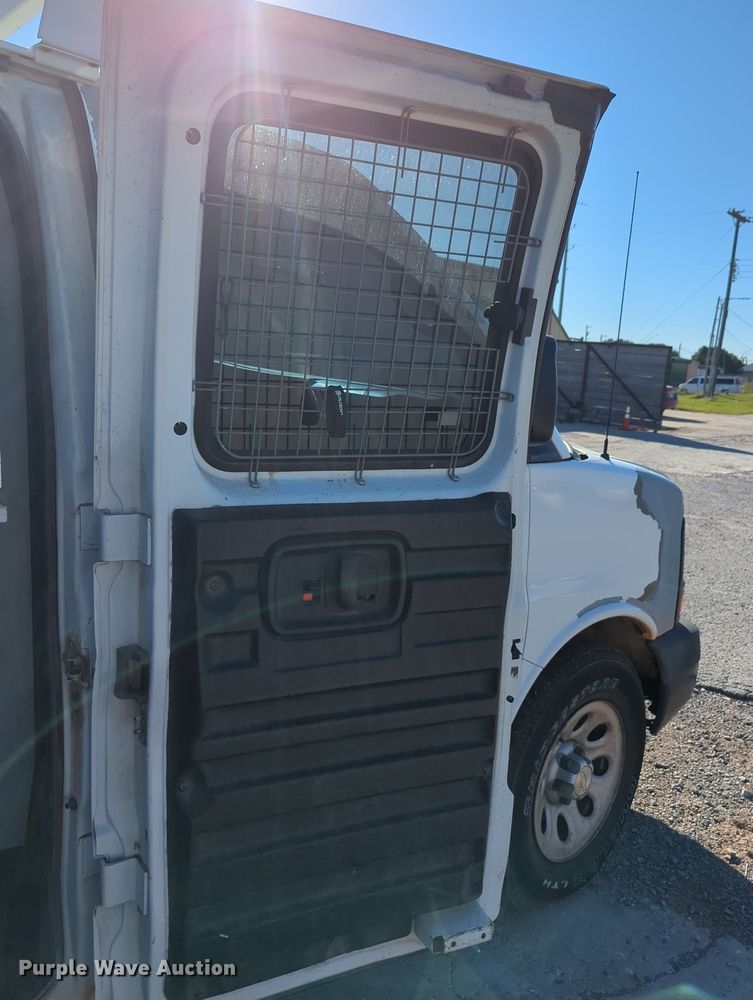 image for item OL9037 2009 Chevrolet Express 1500  van