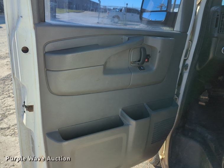 image for item OL9037 2009 Chevrolet Express 1500  van