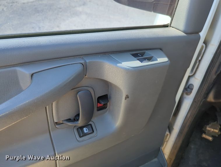 image for item OL9037 2009 Chevrolet Express 1500  van