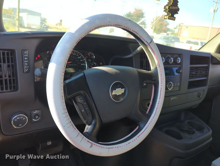 image for item OL9037 2009 Chevrolet Express 1500  van